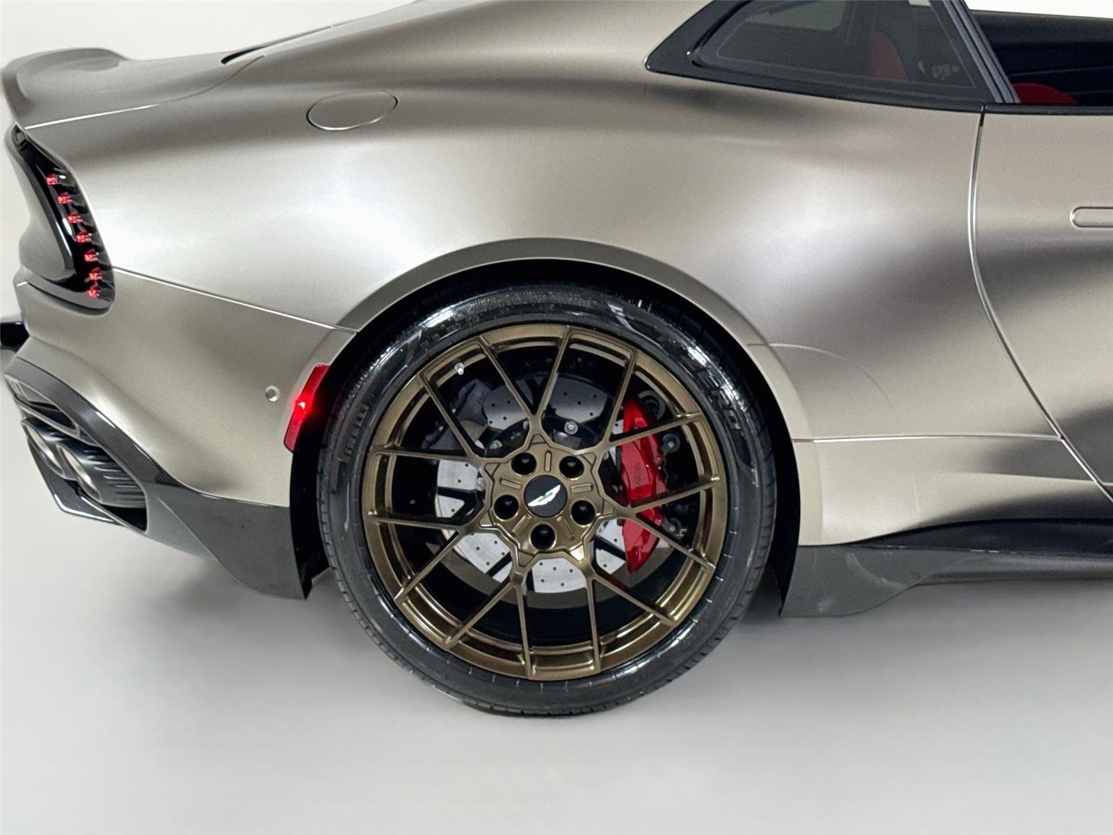 Used 2025  Aston Martin  image 37