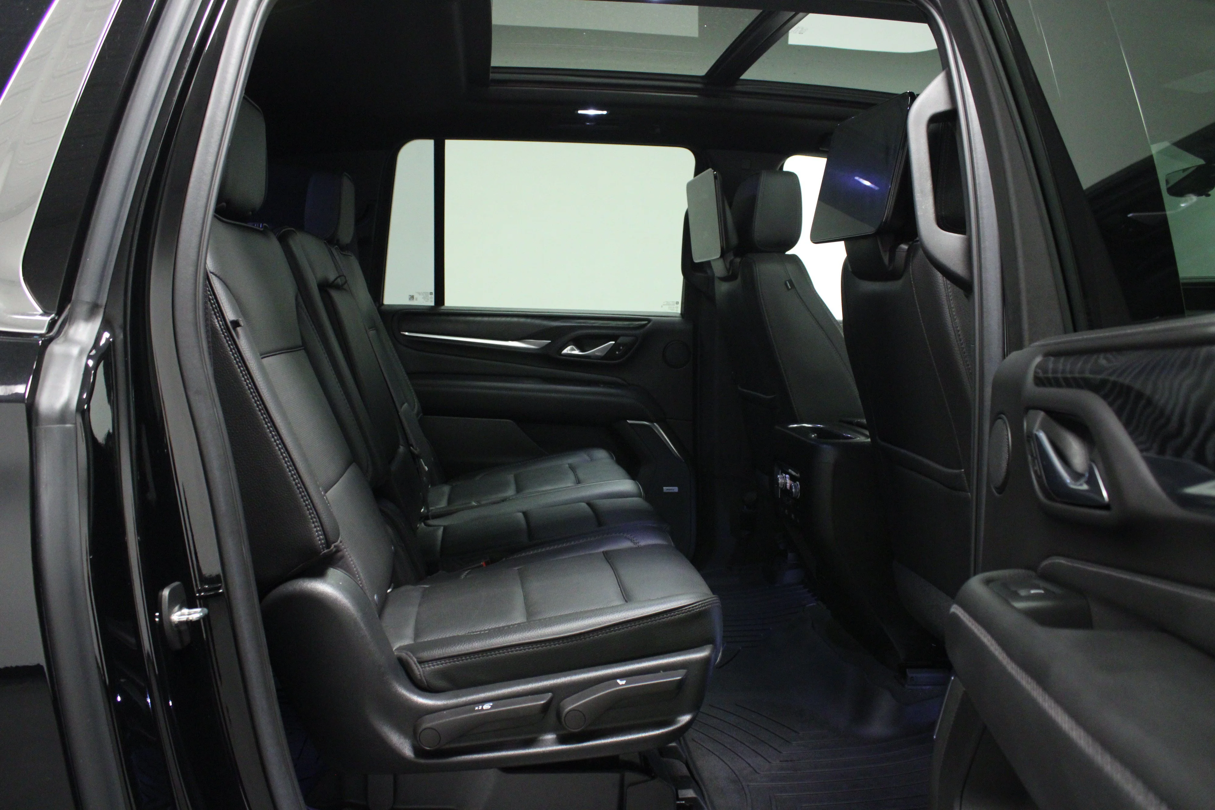 Used 2022 Onyx Black GMC Denali image 17