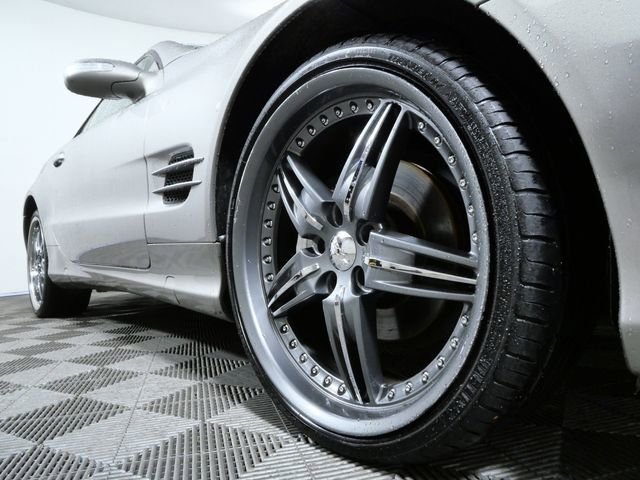 Used 2005  Mercedes-Benz SL 500 image 2