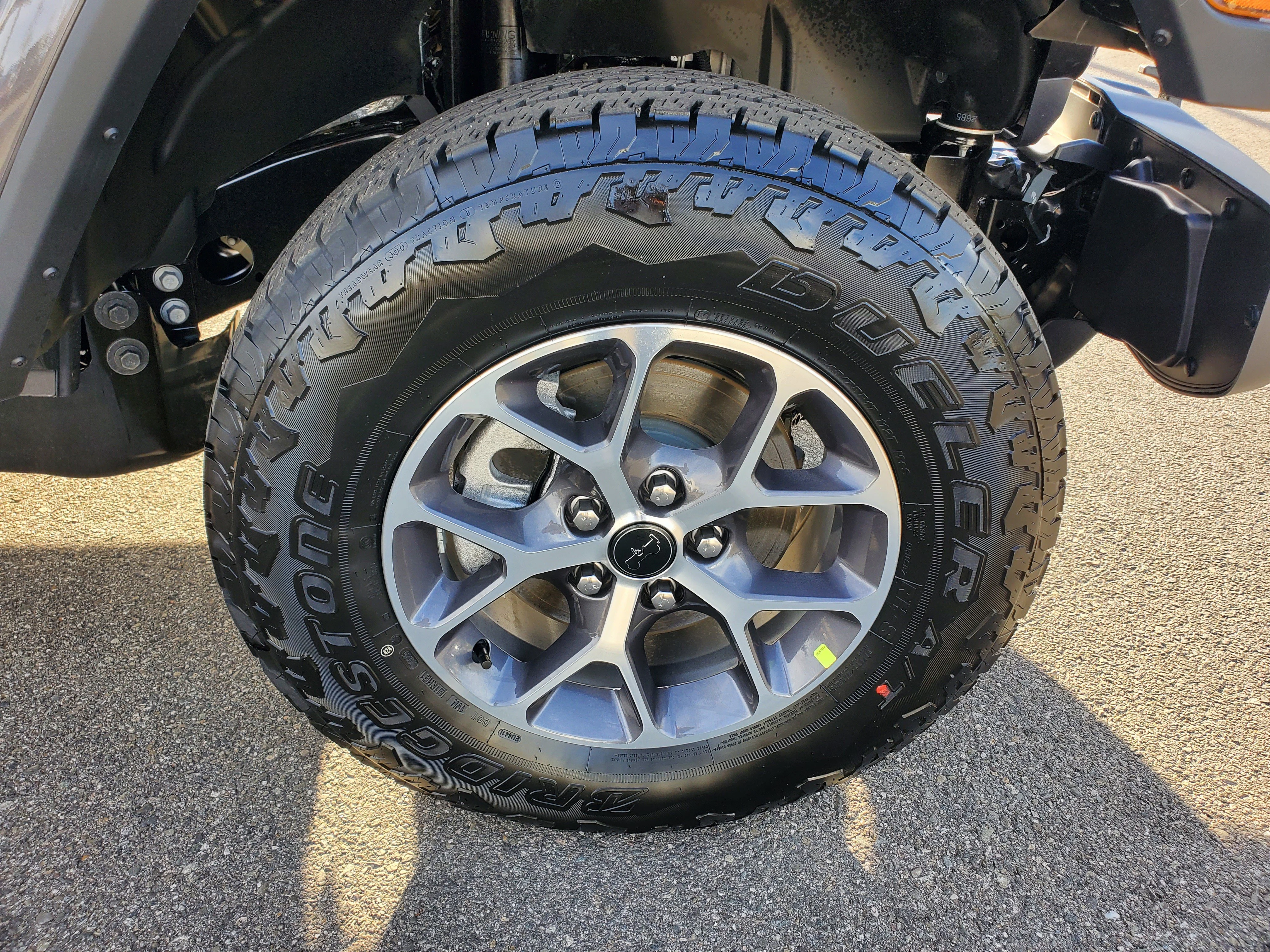 New 2026 Granite Crystal Metallic Clear-Coat Exterior Paint Jeep Sport S image 9