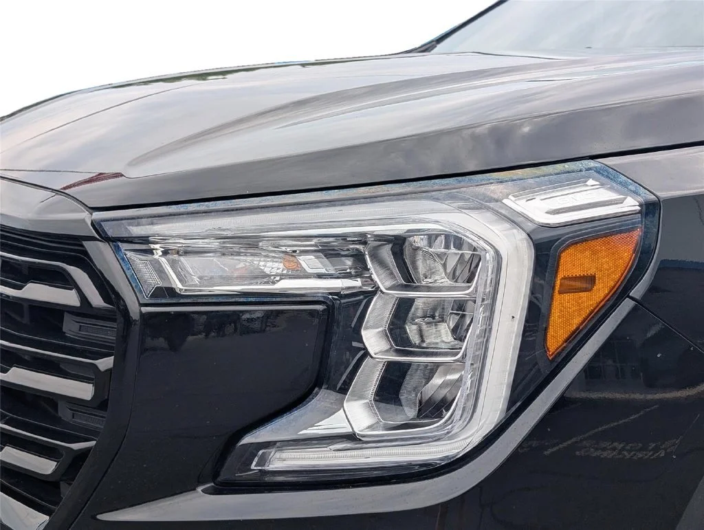 Used 2023 EBONY TWILIGHT METALLIC GMC SLT image 9