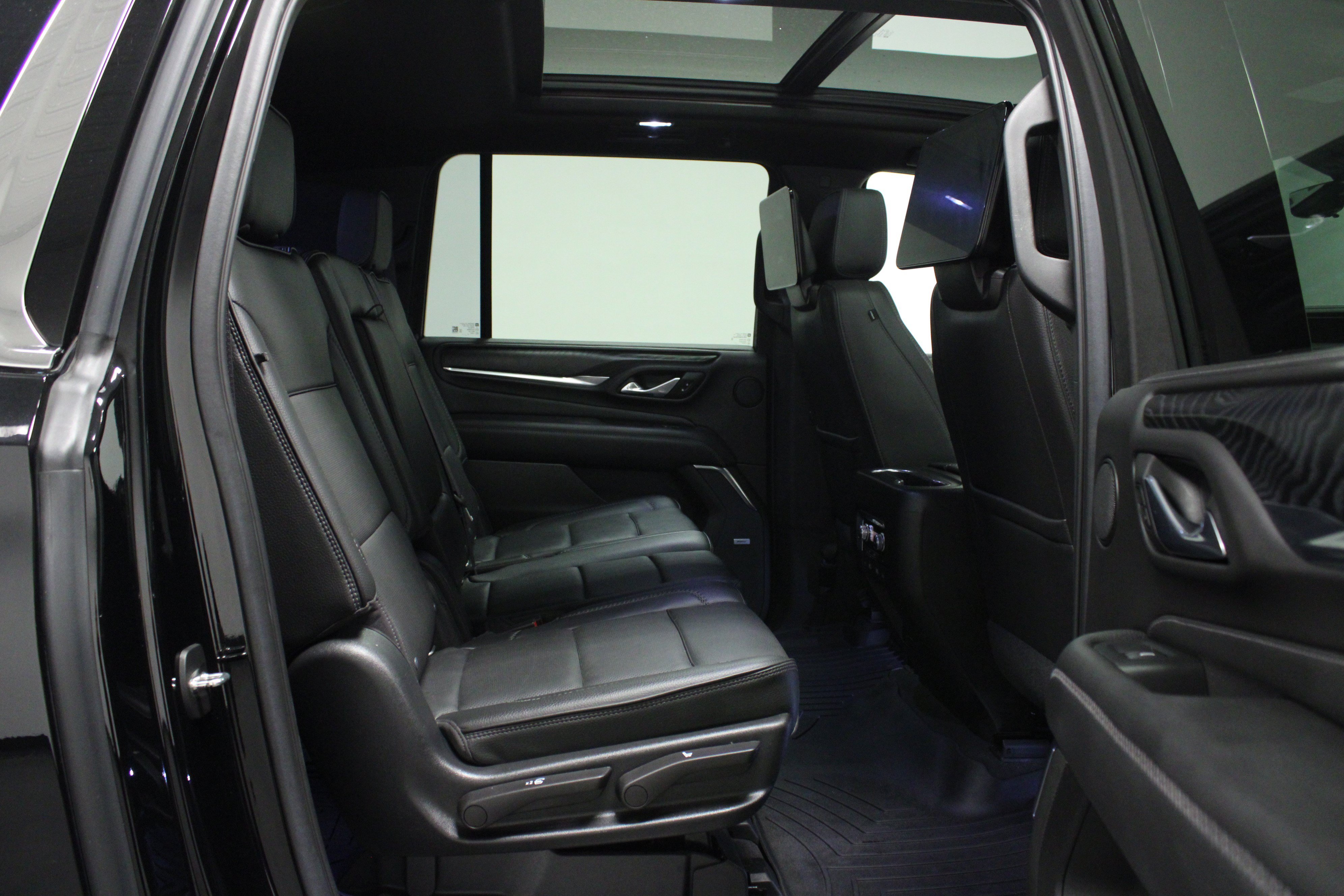 Used 2022 Onyx Black GMC Denali image 17