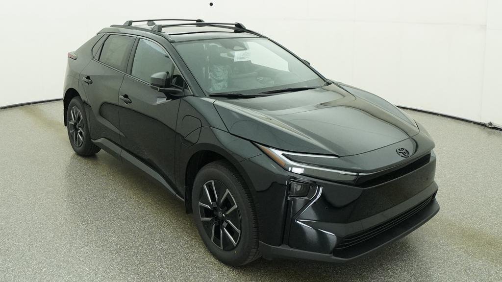 New 2026 Midnight Black Metallic Toyota XLE image 10