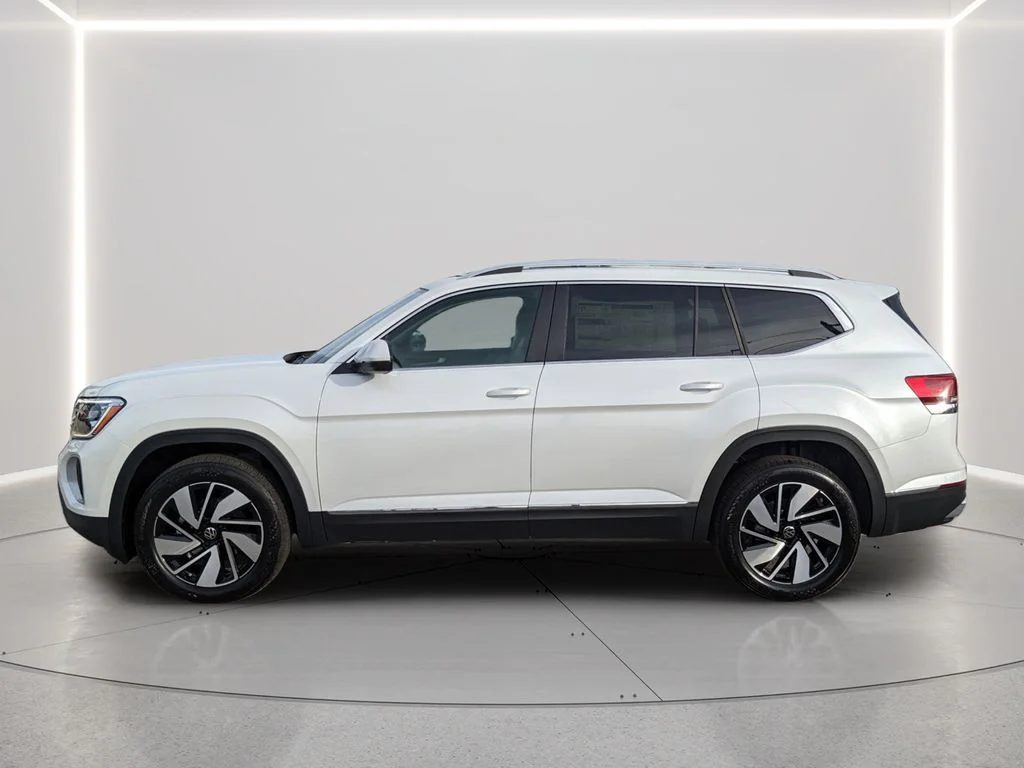 New 2026 White/off-white Volkswagen SEL image 5
