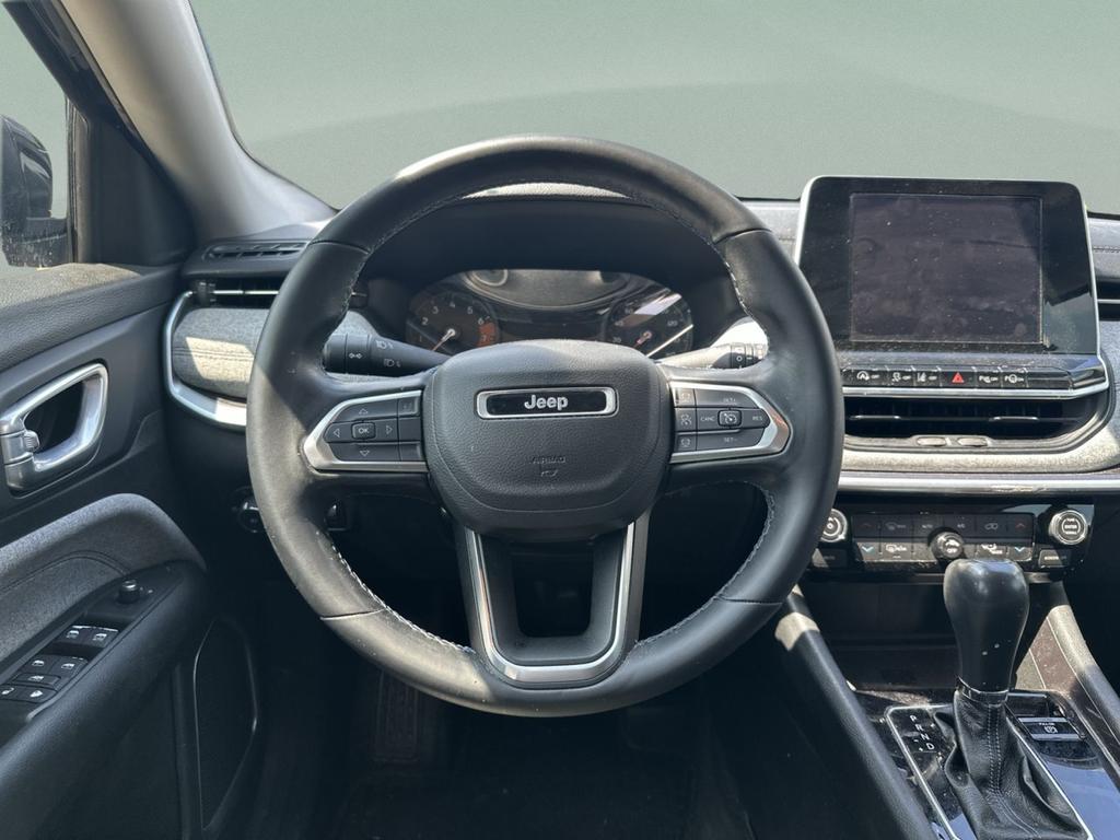 Used 2022 Black Jeep Latitude image 28