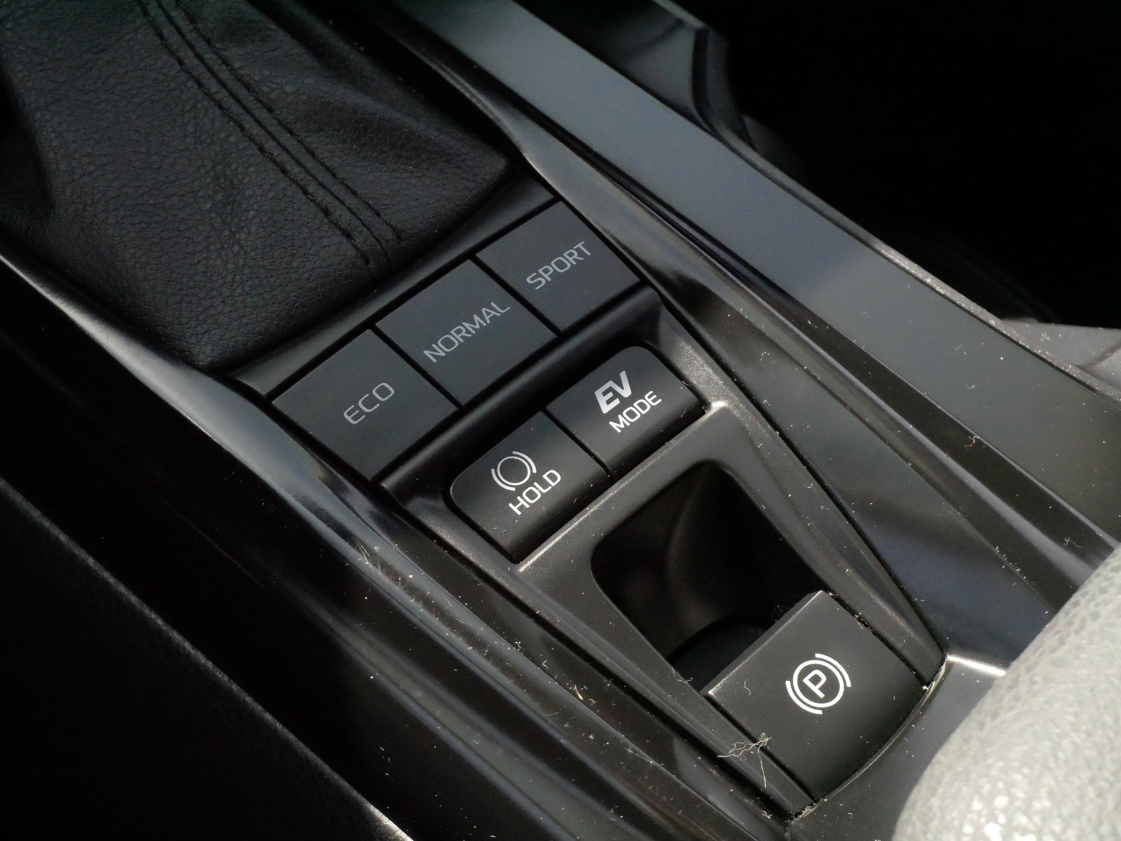 2025 Toyota Camry LE - Photo 22