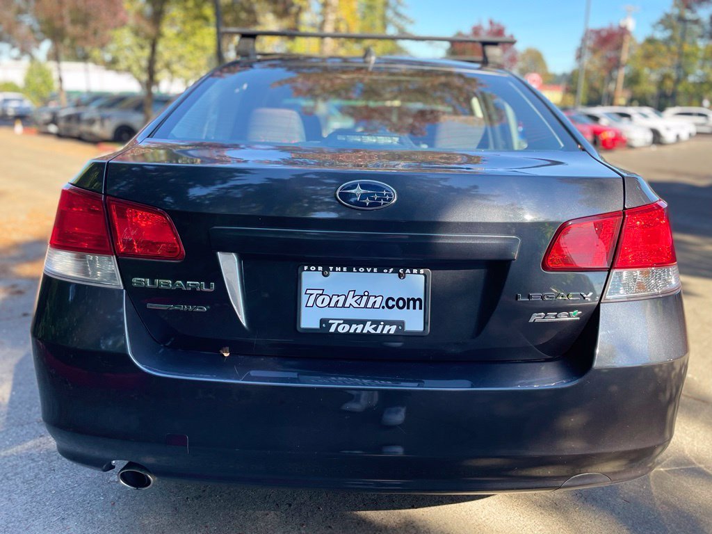 Used 2011 Gray Subaru 2.5i image 5