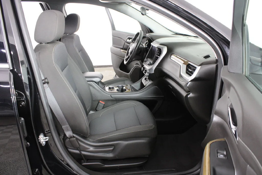 Used 2023 Ebony Twilight Metallic GMC SLE image 18