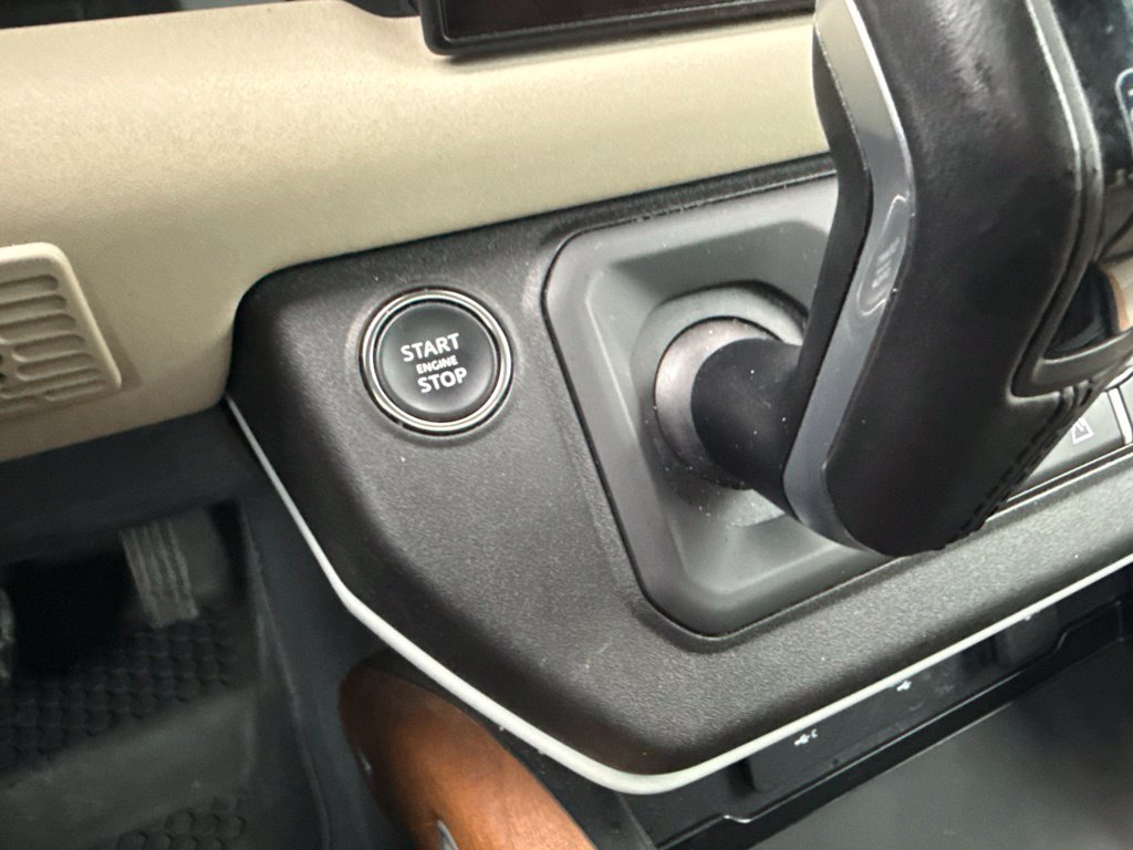 Used 2023 Black Land Rover SE image 29