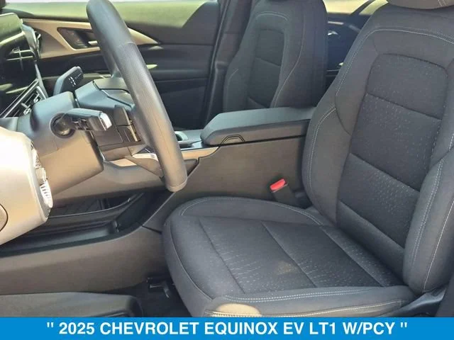 2025 Chevrolet Equinox EV 1LT - Photo 13