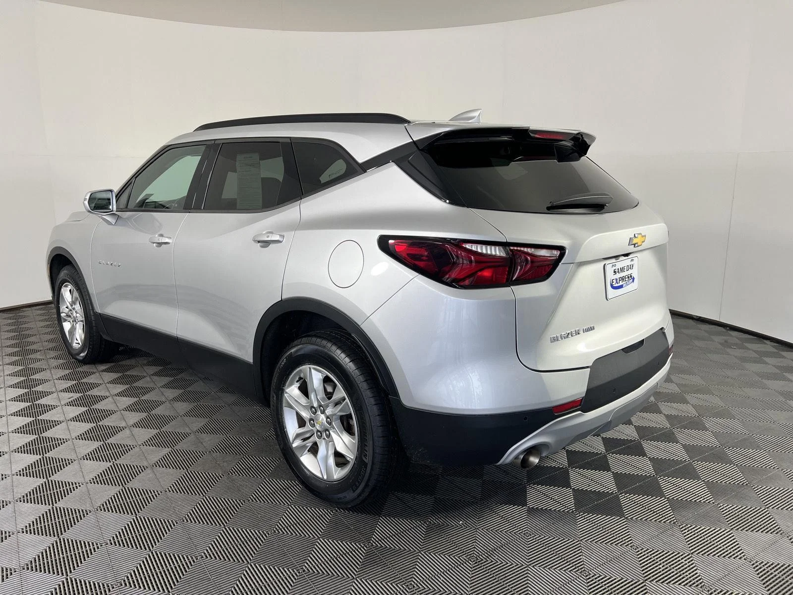 Used 2020 Silver Ice Metallic Chevrolet LT image 25