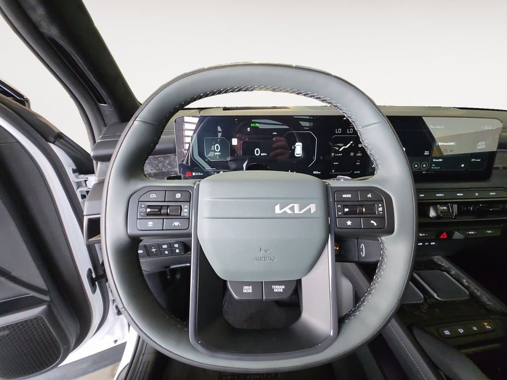 Used 2027 White Kia X-Pro SX-Prestige image 13