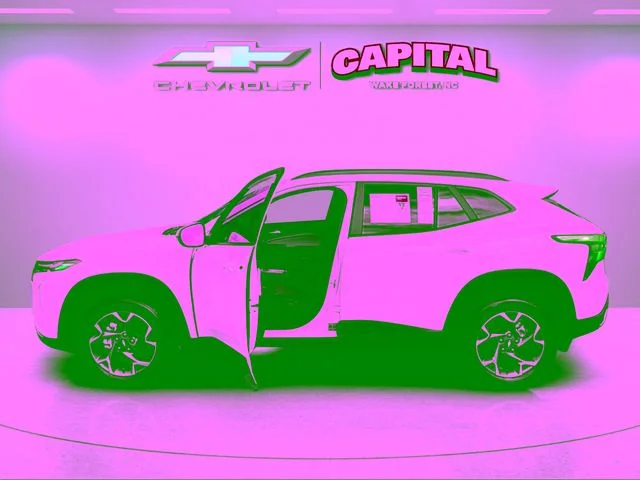 Used 2025 White Chevrolet LT image 9