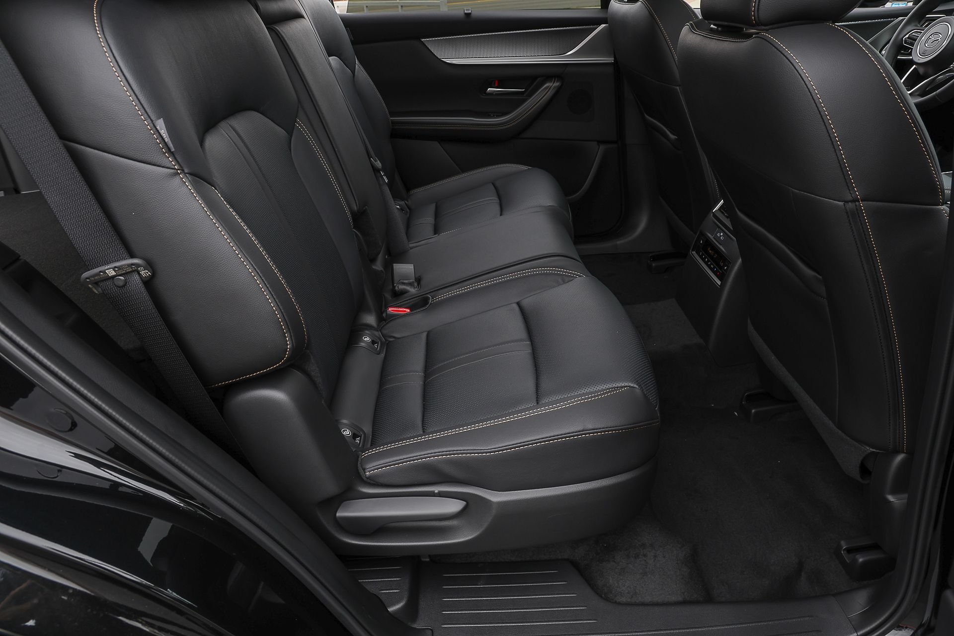 2026 Mazda CX-70 Preferred Package - Photo 30
