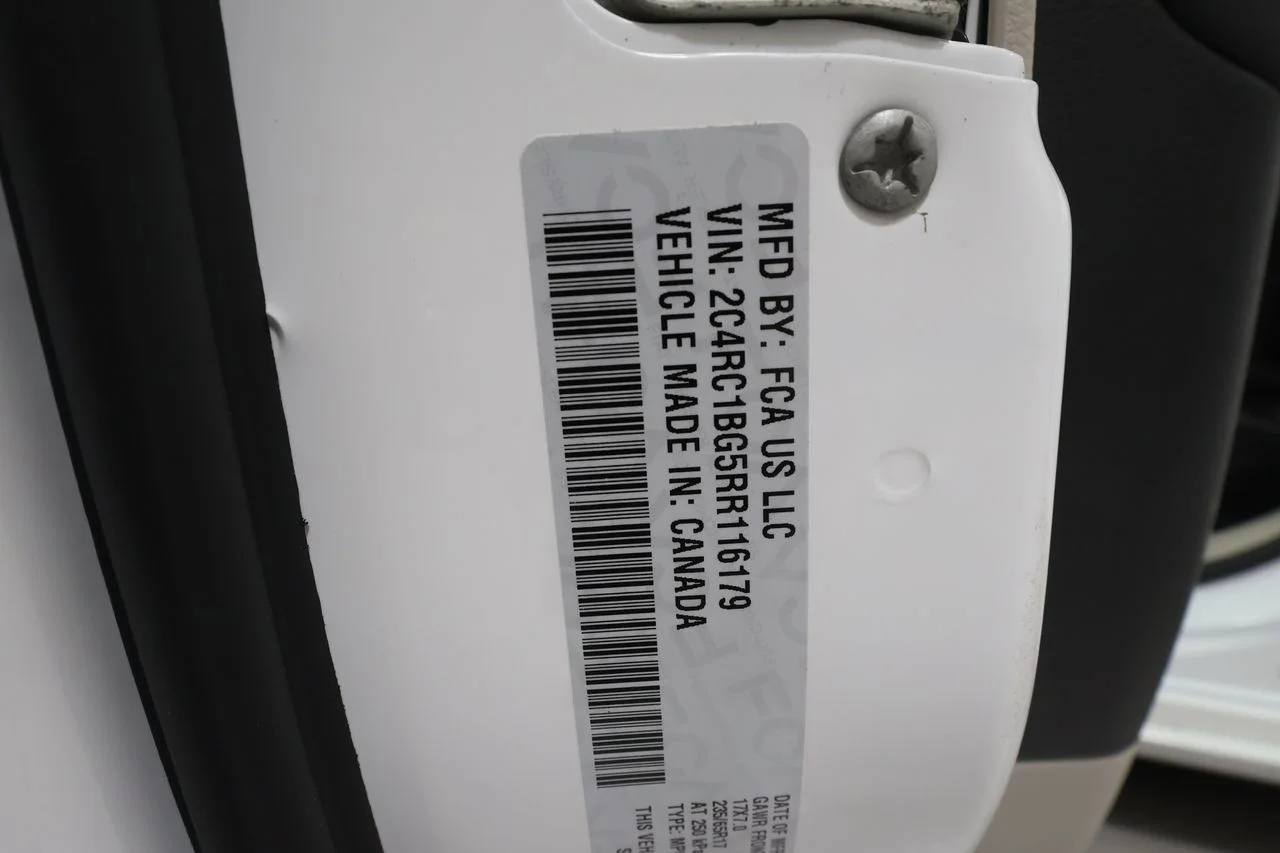 2024 Chrysler Pacifica Touring L - Photo 30