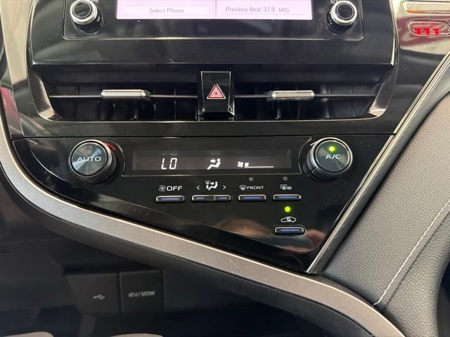 Used 2024 White Toyota SE Nightshade image 19