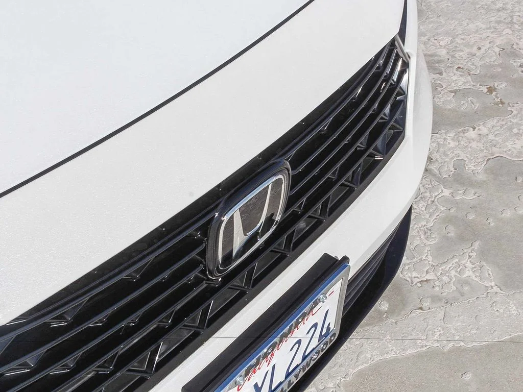 Certified Used 2023 Platinum White Pearl Honda Sport-L image 13