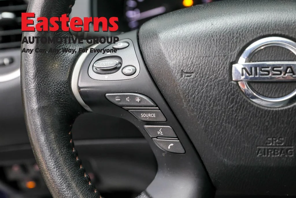 Used 2020 Blue Nissan SL image 15