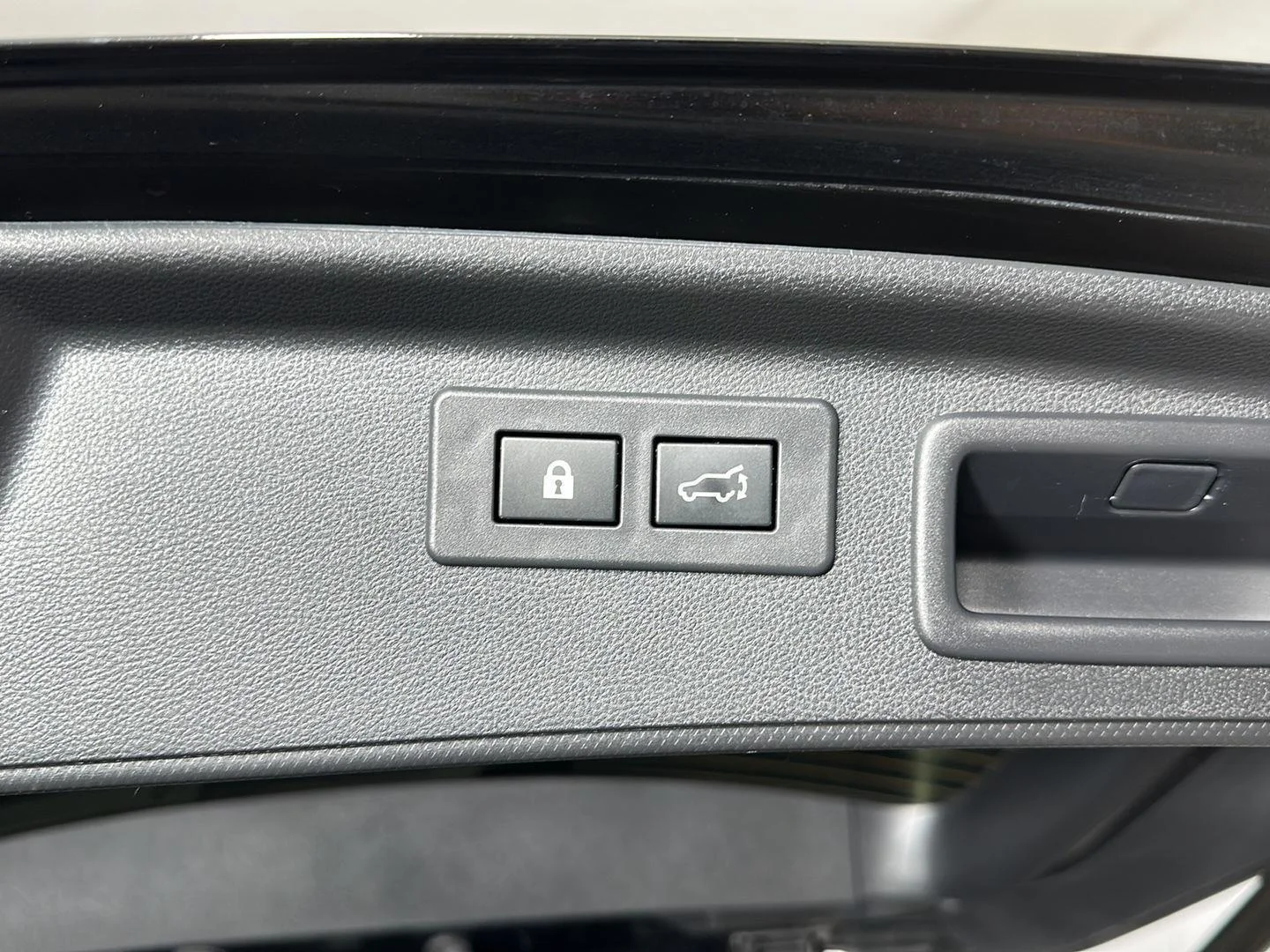 Used 2024 Crystal Black Silica Subaru Touring image 28