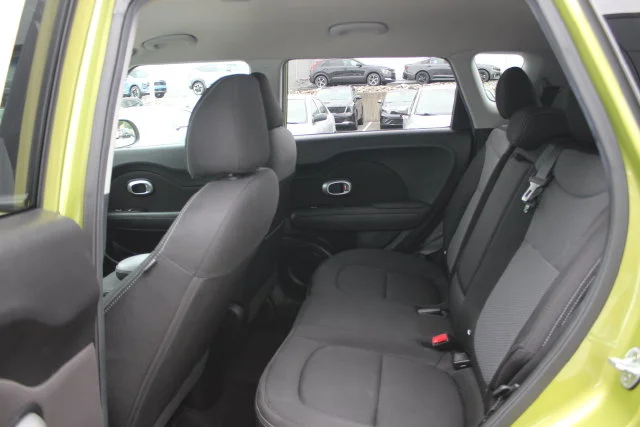 Used 2018 Green Kia Plus image 21