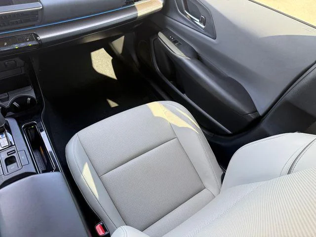 Certified Used 2023 WIND CHILL PEARL* Toyota XLE image 27