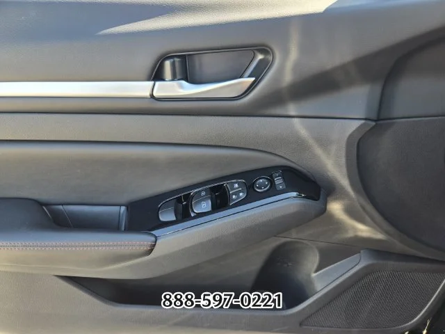 Used 2025 Super Black NISSAN 2.5 SR image 30