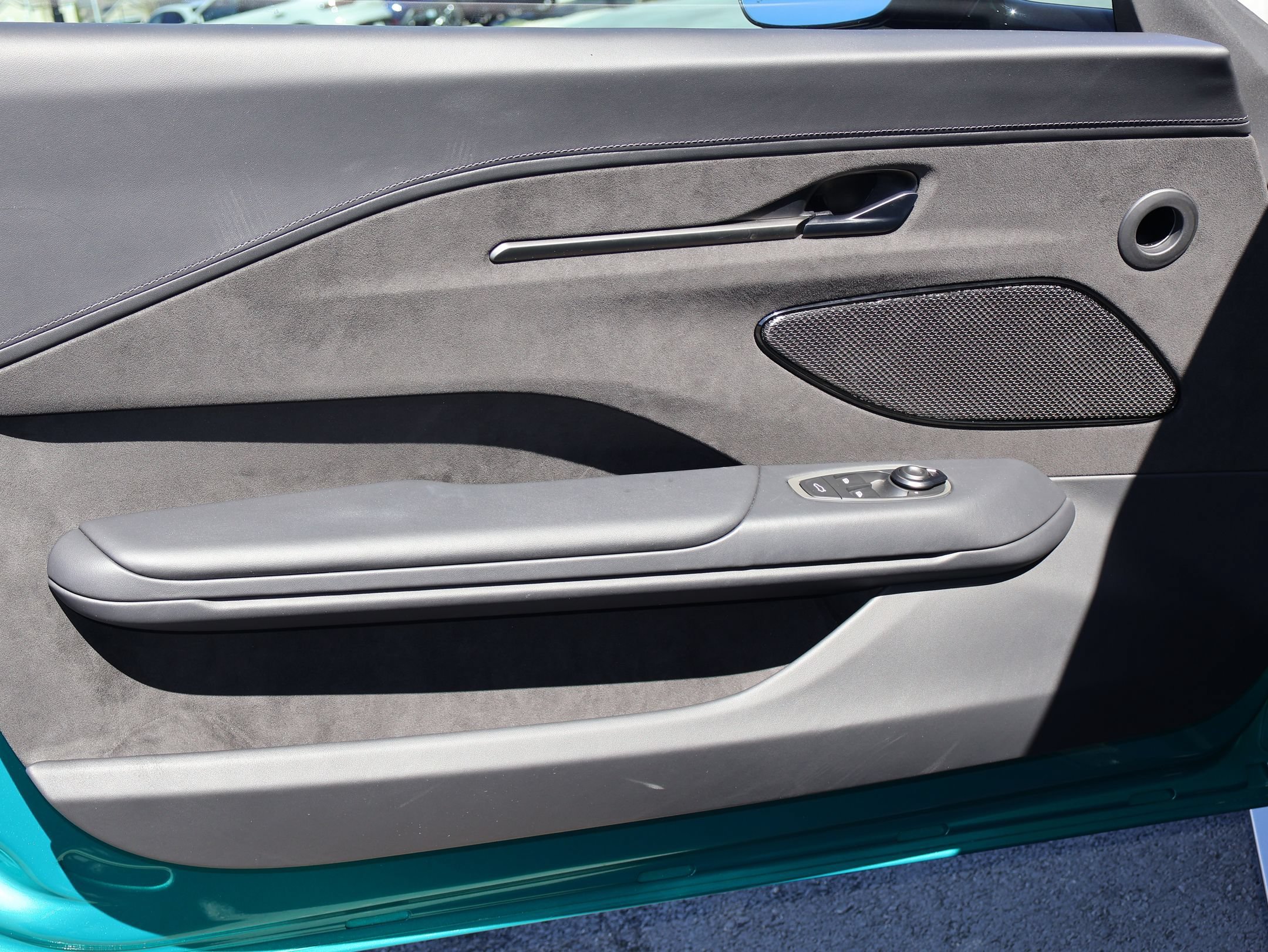 Used 2025 Podium Green Aston Martin Base image 9