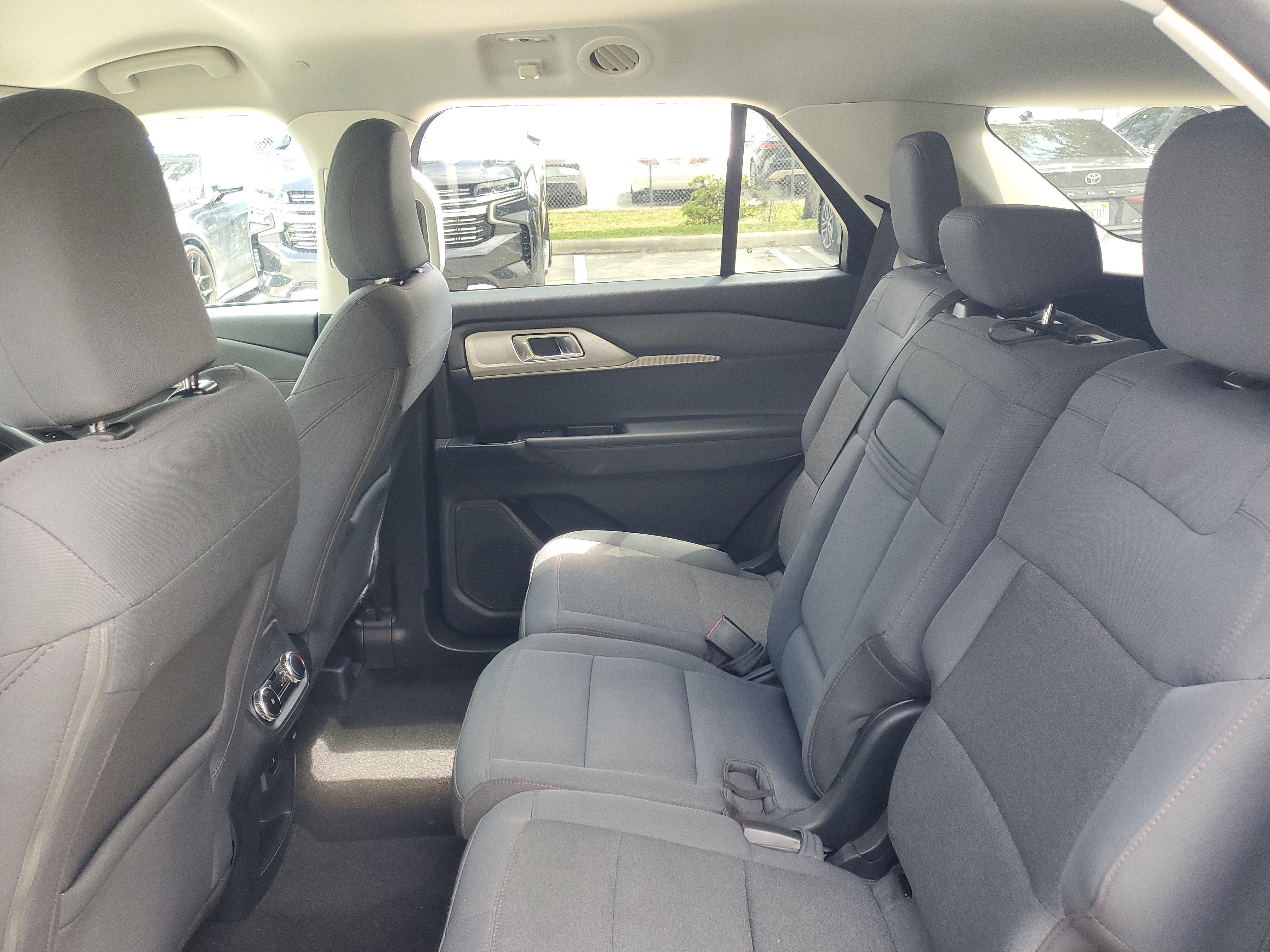 Used 2025 Vapor Blue Ford Active image 12