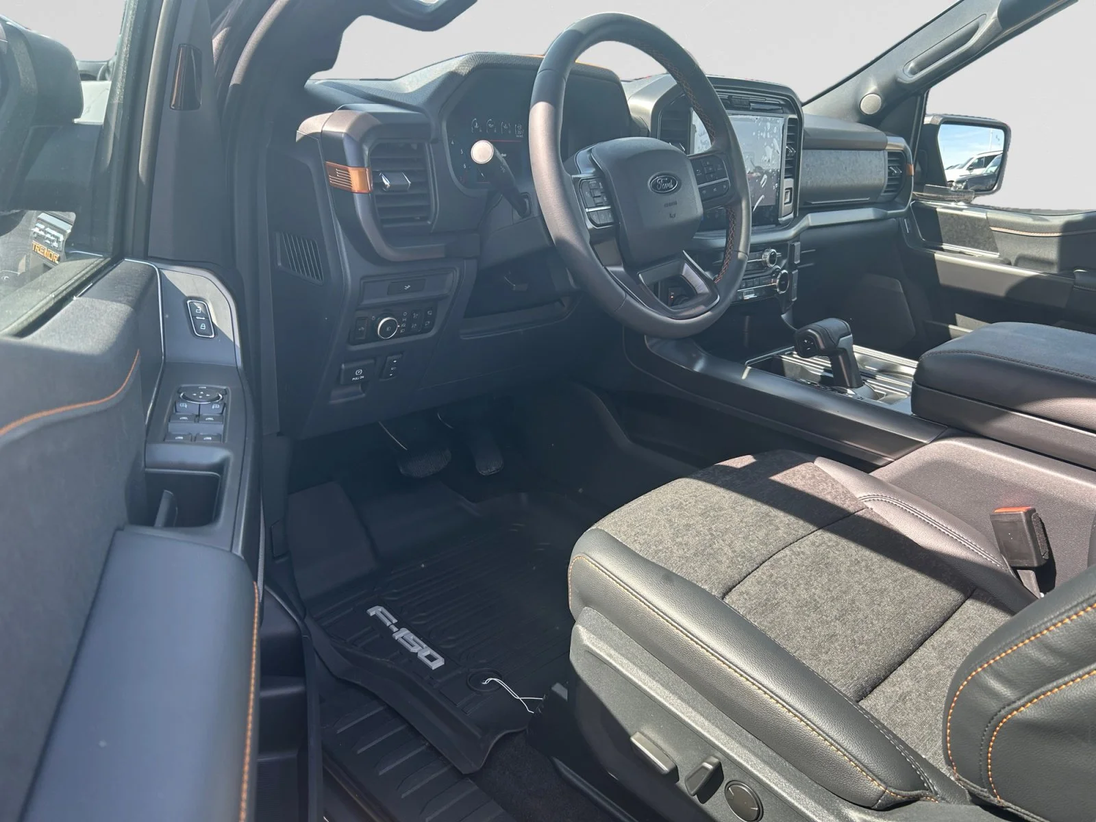 New 2026 Carbonized Grey Metallic Ford Tremor image 13