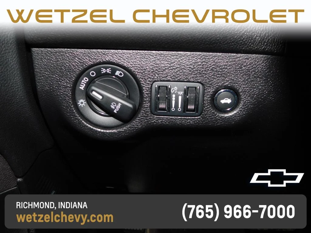 Used 2023 Orange Dodge SXT image 23