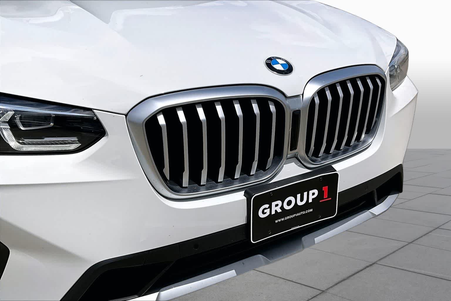 Used 2024 Alpine White BMW sDrive30i image 28