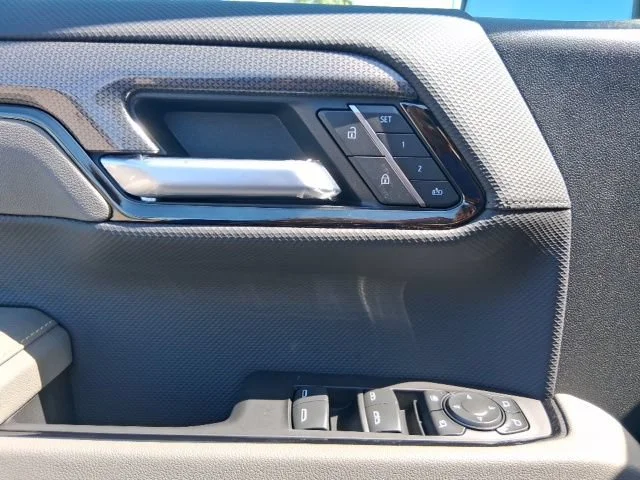 2026 Chevrolet Silverado 1500 ZR2 - Photo 15