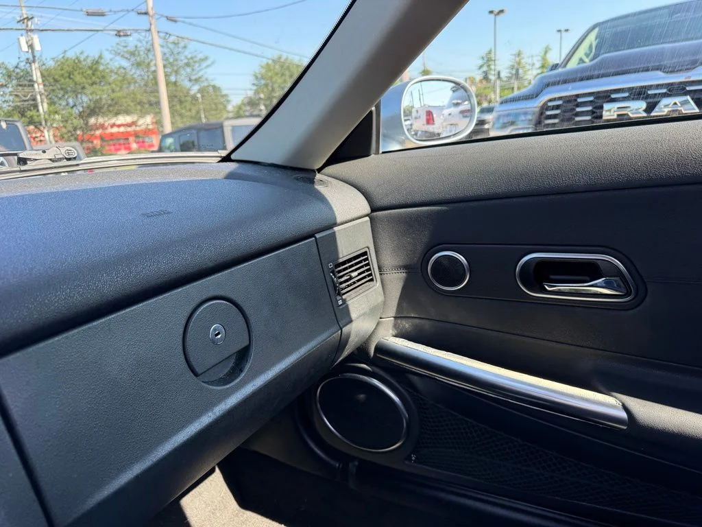 Used 2005  Chrysler SRT6 image 18