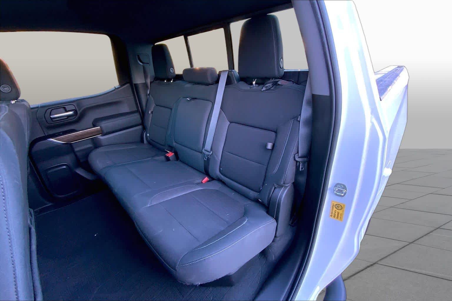 Used 2019 Summit White Chevrolet RST image 17