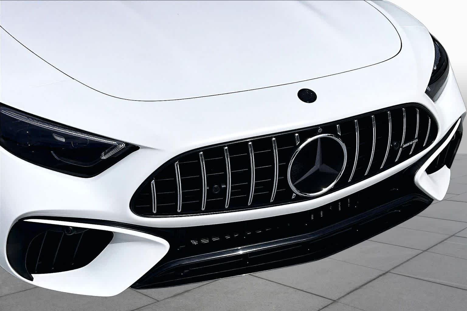 Certified Used 2022 MANUFAKTUR Moonlight White Metallic Mercedes-Benz AMG® SL 55 image 27