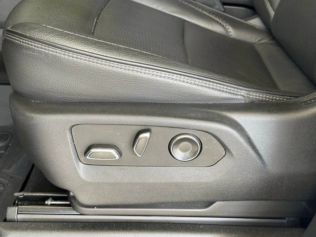 Used 2023 Silver GMC Denali image 16