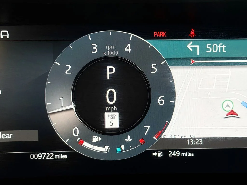 Used 2026 White Land Rover Dynamic image 12