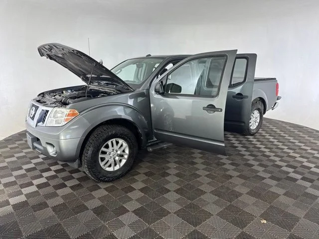 Used 2016 Gray Nissan SV image 10