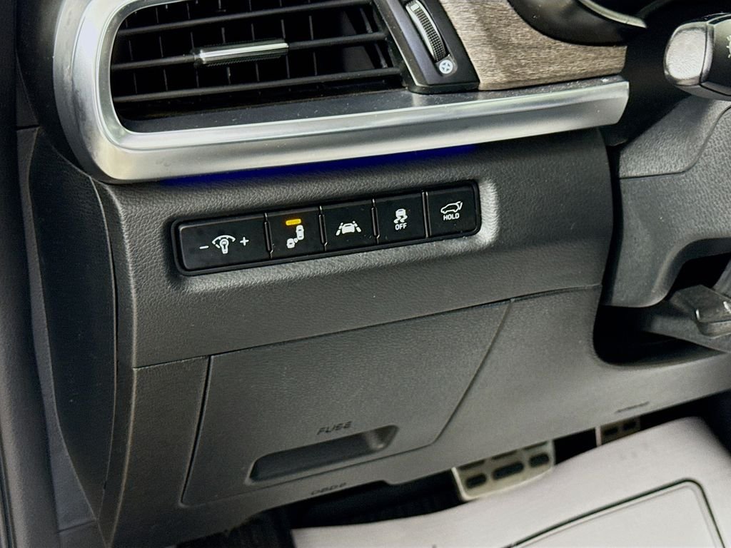 Used 2020 Everlasting Silver Kia SX image 14