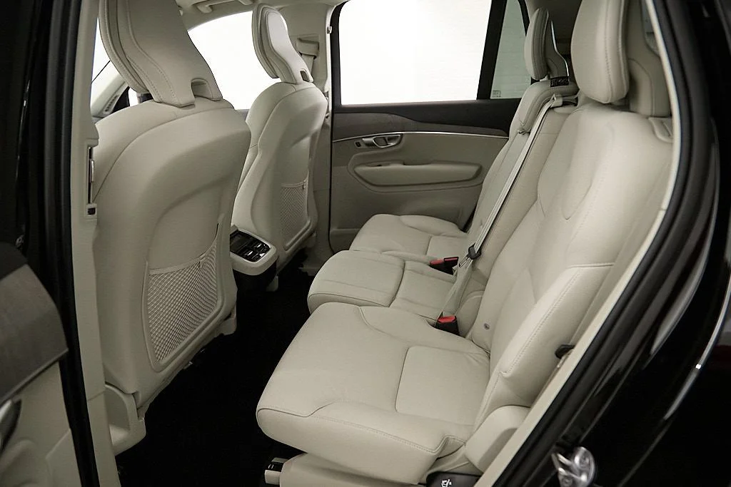 Certified Used 2024 Onyx Black Volvo Plus image 20
