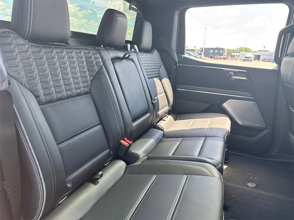 2025 GMC SIERRA - Image 36