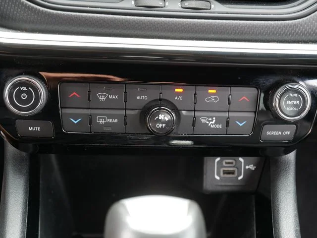 Used 2024 Silver Jeep Trailhawk image 30