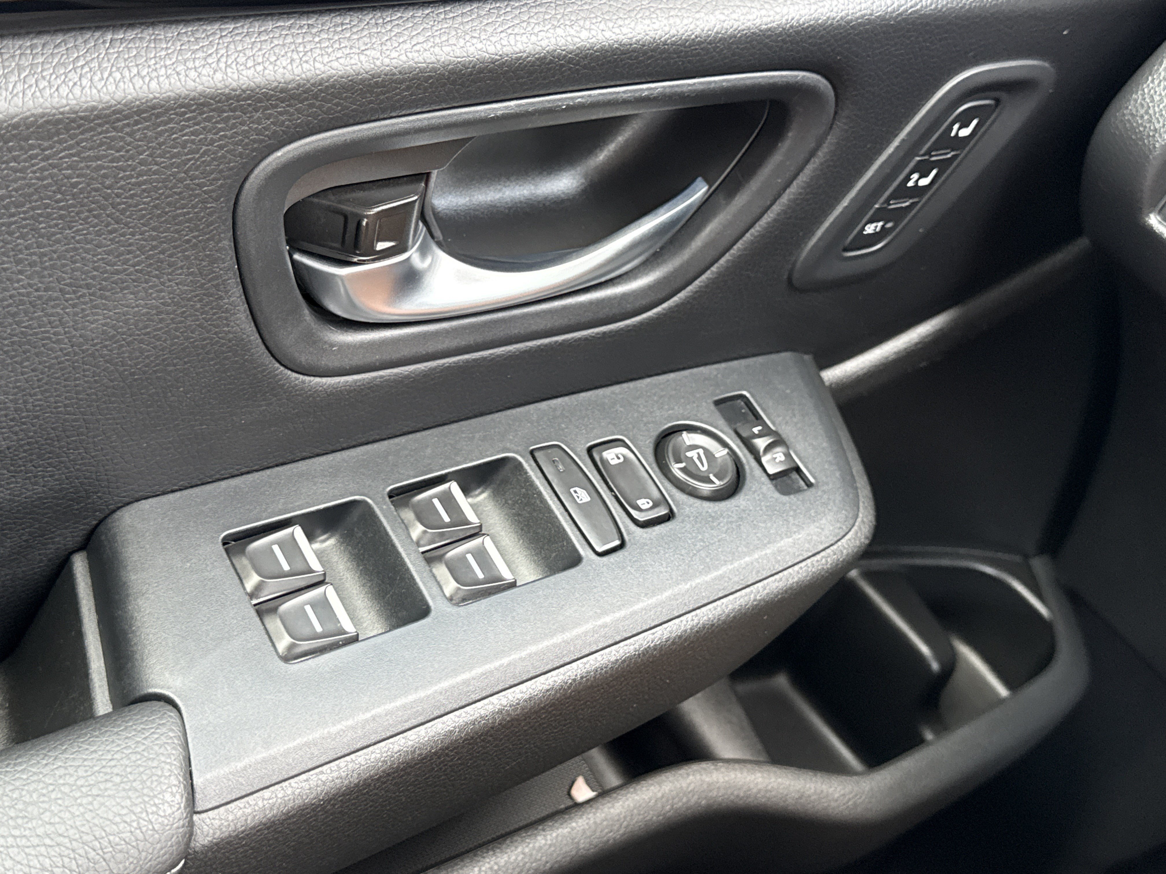 Used 2025 Modern Steel Metallic Honda EX-L image 19