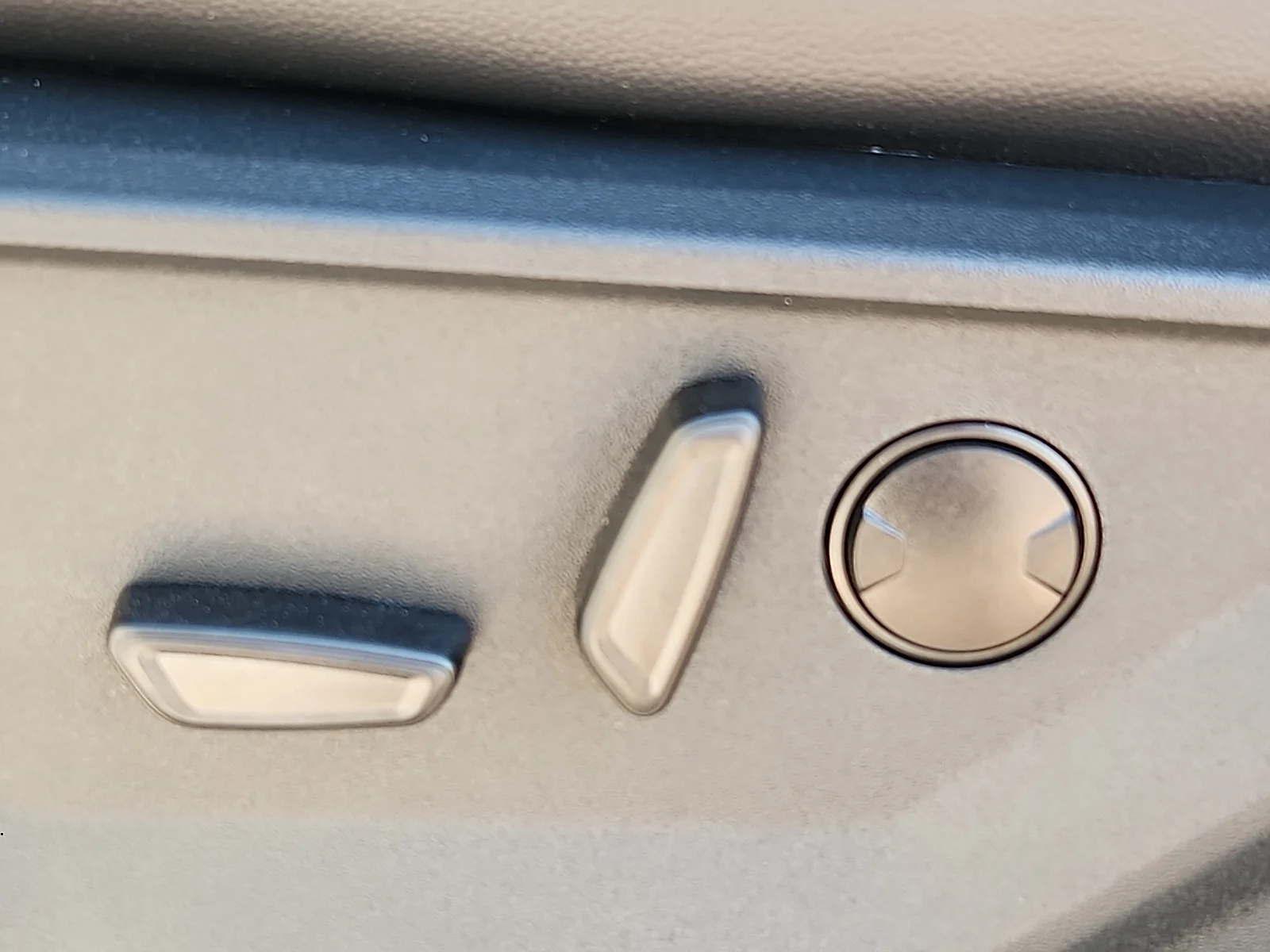 New 2026 Oxford White Ford Lariat image 16