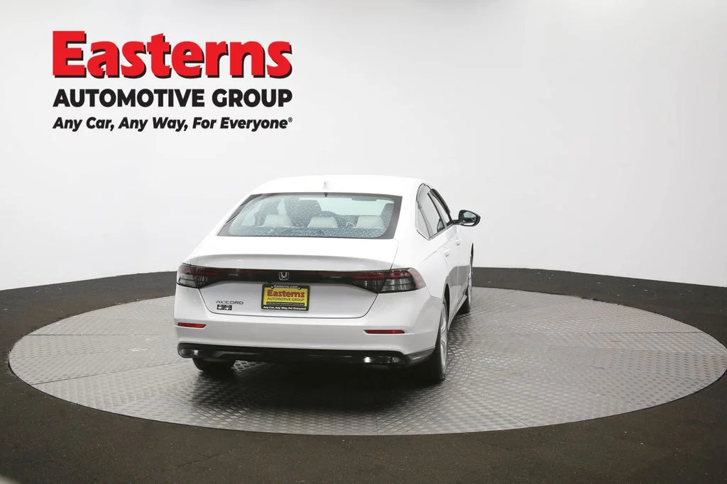 Used 2025 White Honda LX image 36