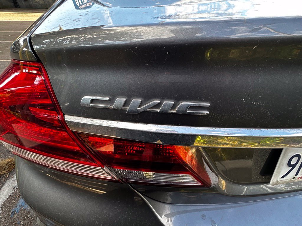 Used 2013  Honda LX image 27