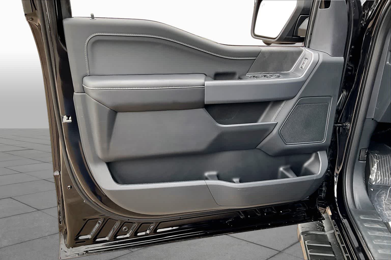 New 2026 Agate Black Metallic Ford XLT image 10