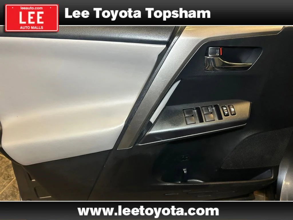 Used 2018 Magnetic Gray Metallic Toyota Hybrid XLE image 22