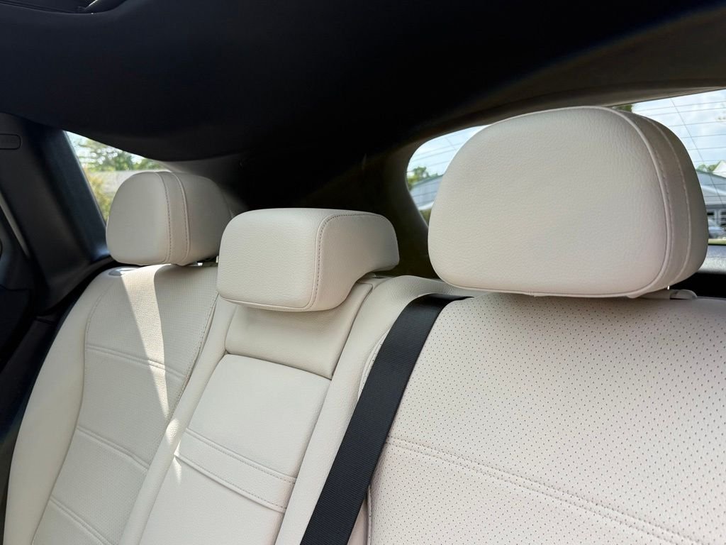 Used 2025 White Mercedes-Benz GLC 350e image 22