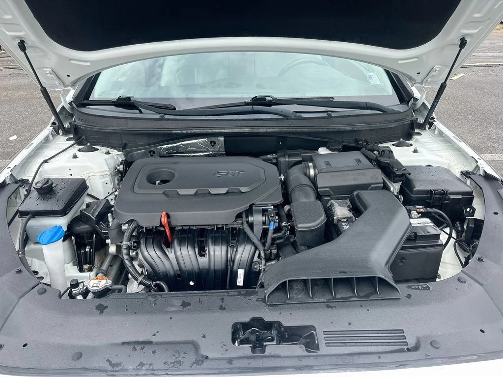 Used 2019 White Hyundai SEL image 29
